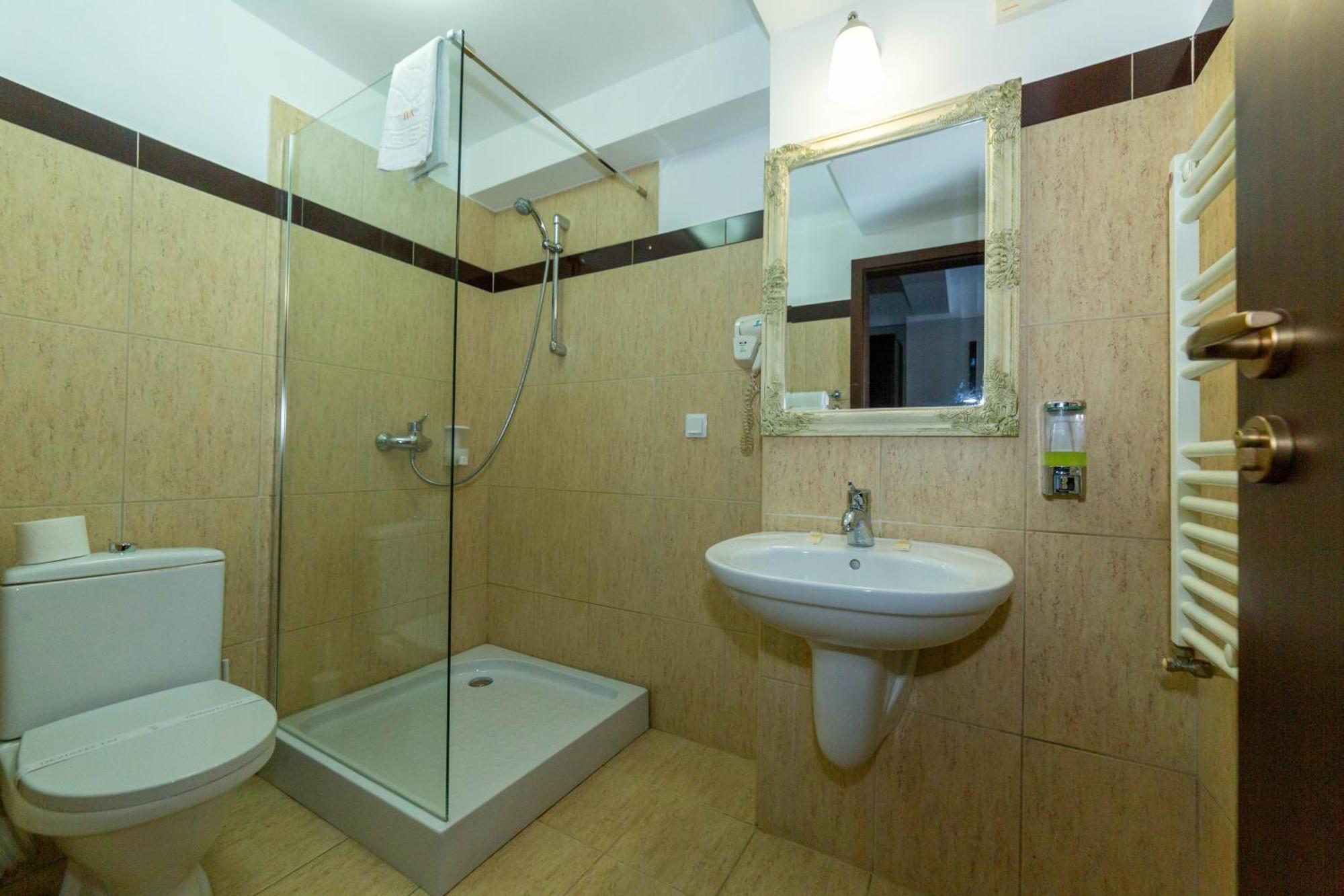 Hotel Restaurant Alesia Corunca Dış mekan fotoğraf